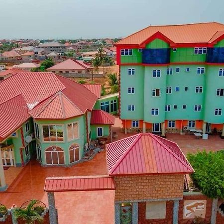 Dc Ambassadors Hotel Dawhwenya Екстер'єр фото