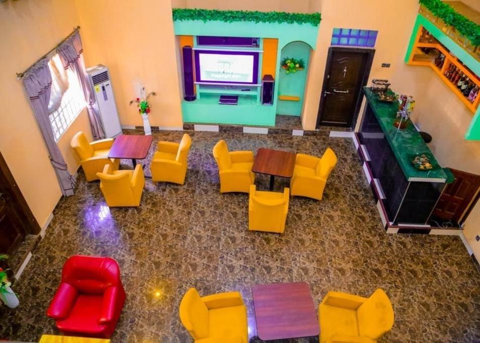 Dc Ambassadors Hotel Dawhwenya Екстер'єр фото