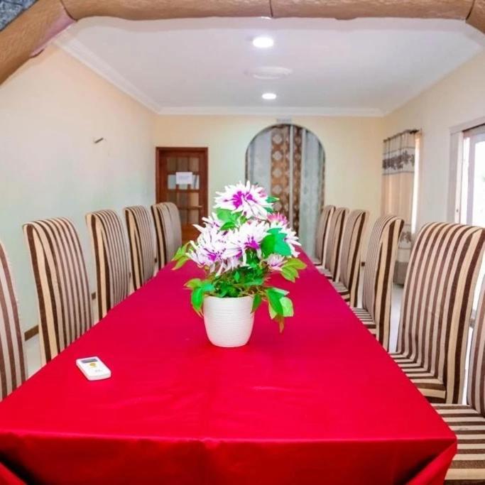 Dc Ambassadors Hotel Dawhwenya Екстер'єр фото