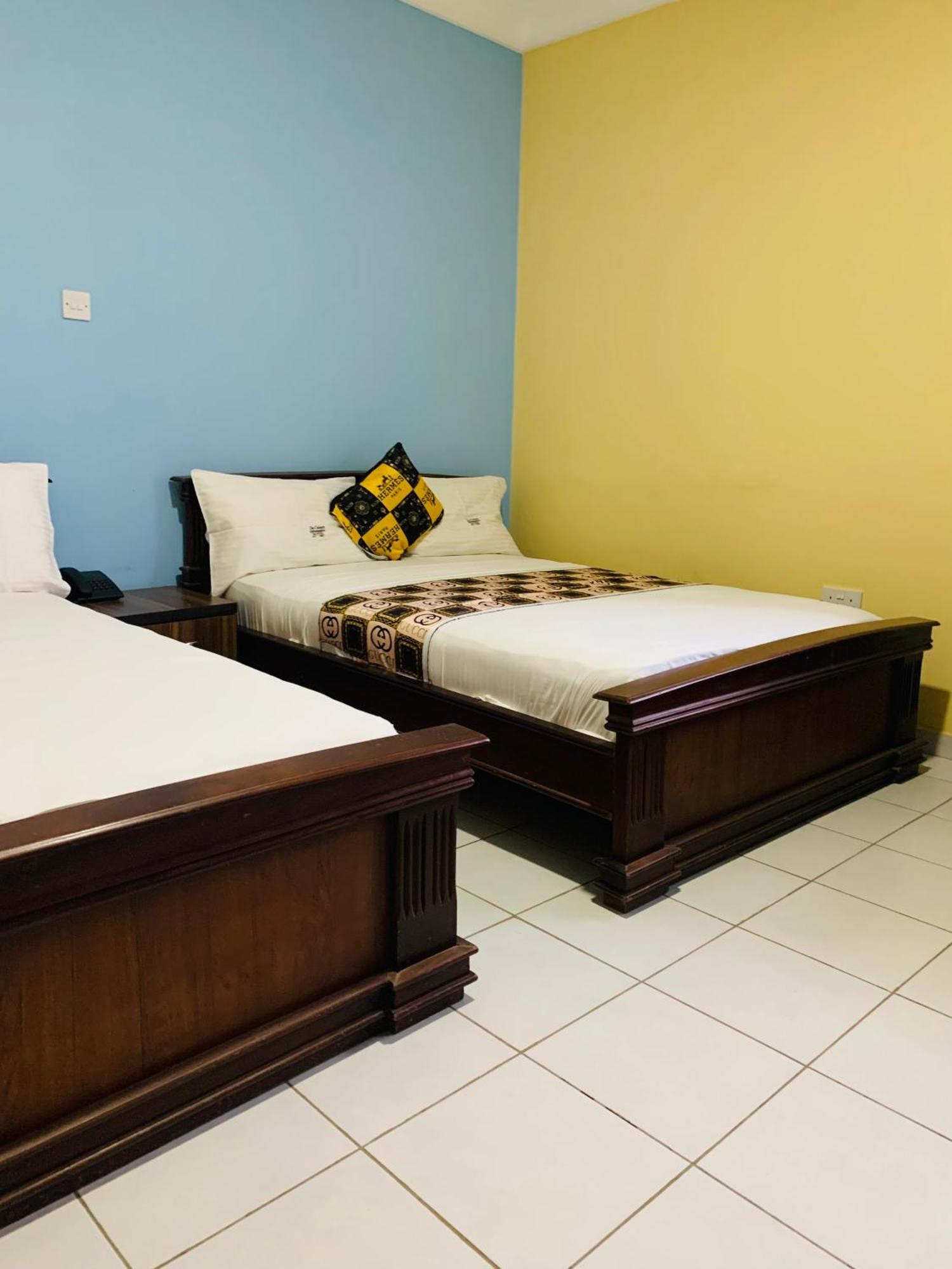 Dc Ambassadors Hotel Dawhwenya Екстер'єр фото