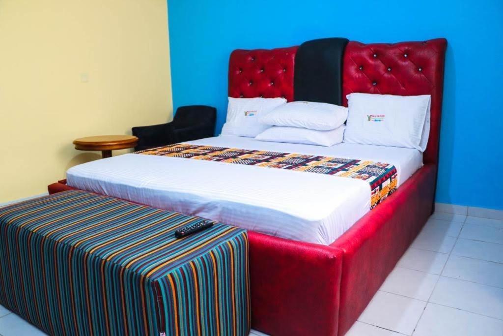 Dc Ambassadors Hotel Dawhwenya Екстер'єр фото