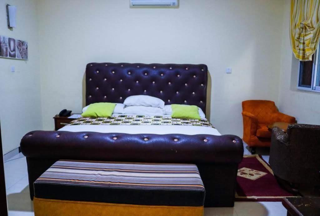 Dc Ambassadors Hotel Dawhwenya Екстер'єр фото