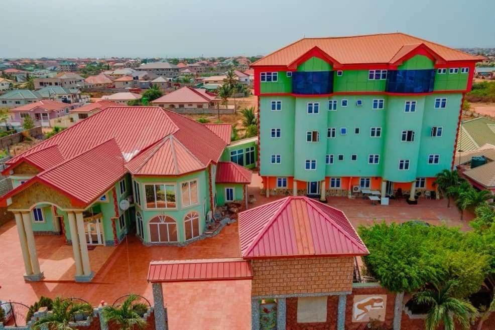 Dc Ambassadors Hotel Dawhwenya Екстер'єр фото